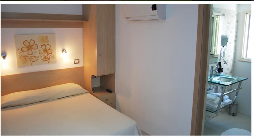 B&B Ala Marina Peschici Cameră foto